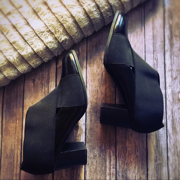 Ann Marino by Bettye Muller “Awesome Twist” Heel - Picture 2 of 8